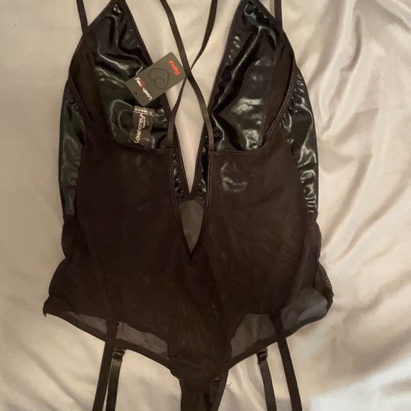 Love honey wet look teddy w/ garters black - Picture 2 of 3